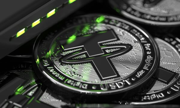 Tether é processada após bloquear US$ 42 milhões em USDT de empresários