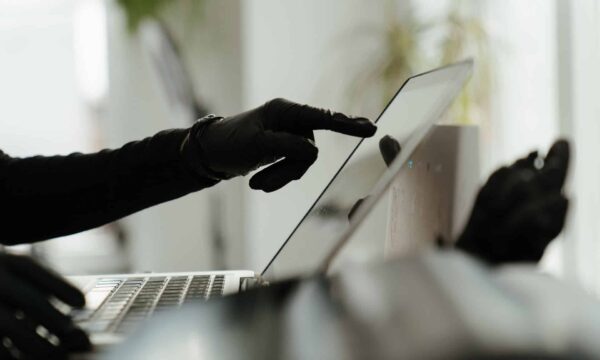 Americano é condenado a 12 anos de prisão por roubar US$ 16 milhões em criptomoedas
