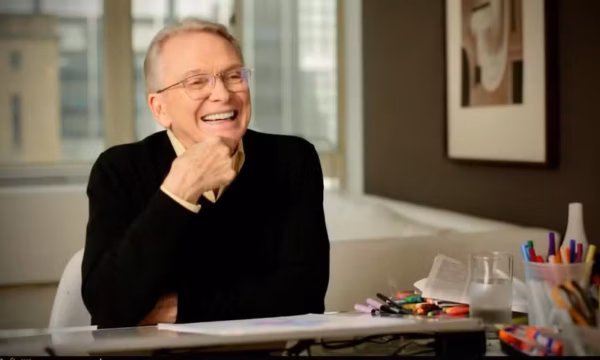 Bob Mackie, lendário estilista de Hollywood, morre aos 87 anos