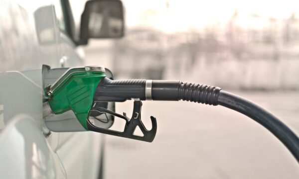 Descubra onde o etanol está mais barato e quando vale a pena trocar por gasolina
