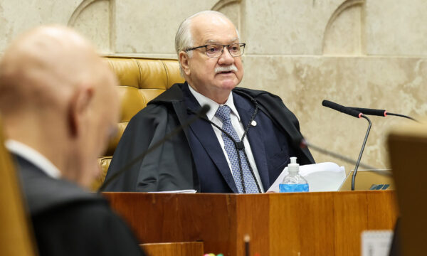 Fachin cancela sessão do STF que discutiria acusação de Alexandre de Moraes contra André Mendonça