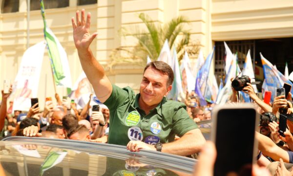 Na reta final, Flávio foca no Sudeste, debate da Globo e discurso do ‘