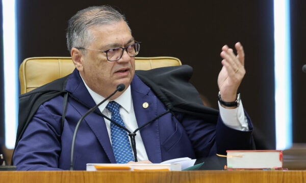 Defesa cita pedido de vista de Dino no STF e pede revogação de prisão