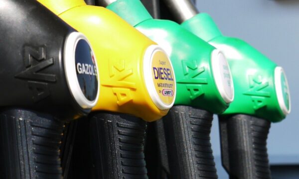 Diesel caro vira problema político para Trump antes das eleições ameri