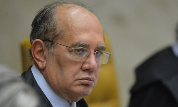 Gilmar Mendes pede que Fachin reúna casos sobre Moraes e Mendonça e as