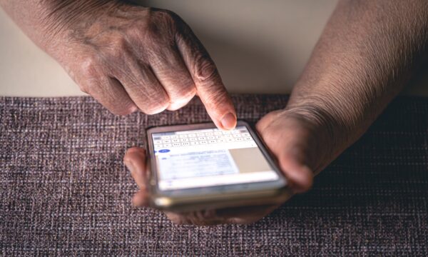 Localização no smartphone: como impedir que apps ‘sigam’ você o tempo