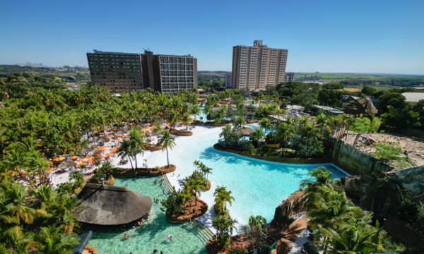Este parque aquático fatura R$ 750 milhões e ergue um império de cinco