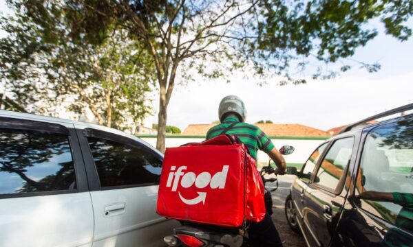 Quem são os 2 milhões de brasileiros que trabalham por aplicativo — e