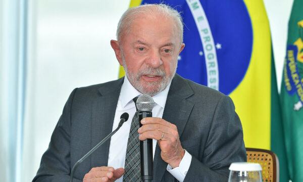 Lula diz ter afirmado a Trump que Brasil não aceitará ingerência nas eleições