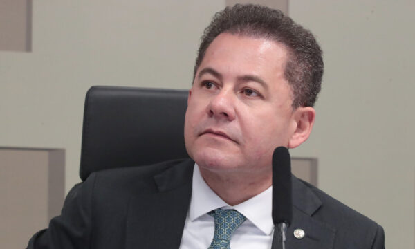 Deputado que intermediou encontro de Mendonça e Vorcaro é alvo em ação da PF sobre tráfico de influência em tribunais superiores