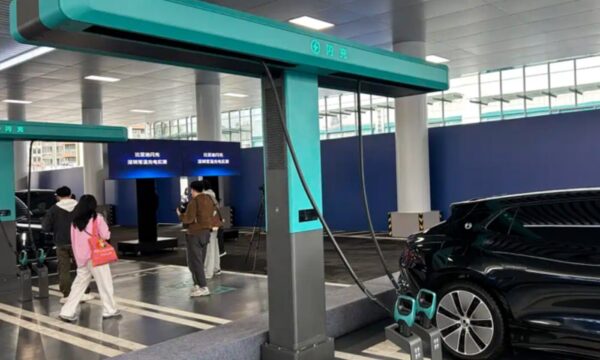 Bateria cheia em 10 minutos: 1º carregador ultrarrápido do Brasil será inaugurado em Brasília