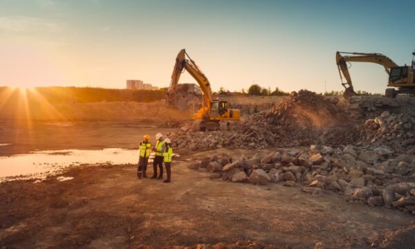 Minerais críticos: Brasil dá passo importante e 3 empresas podem se beneficiar; veja análise do BTG