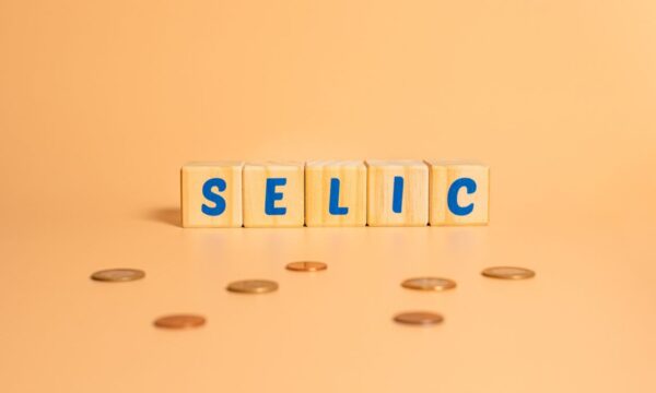 Selic a 13,25% em 2026? BofA vê economia esfriando mais rápido e amplia cortes