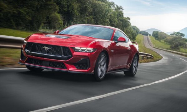 Ford do Brasil faz recall de Mustang por falhas elétricas; reparo será feito em 2027