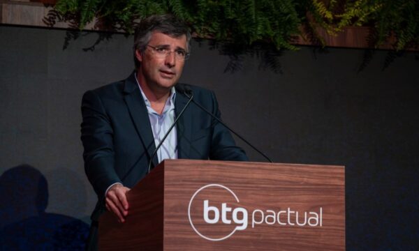 A crítica de Esteves aos títulos isentos; ‘completamente absurdo’