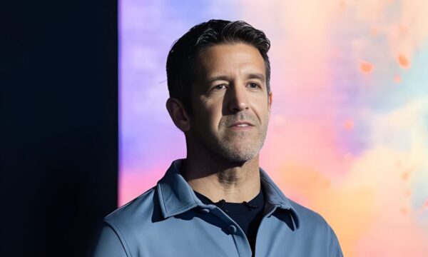 John Ternus assume comando da Apple nesta terça-feira