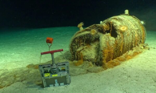 Cientistas descobrem 200 mil barris radioativos no fundo do Oceano Atlântico