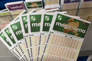 Mega-Sena pode pagar R$ 70 milhões nesta terça-feira; g1 transmite ao vivo
