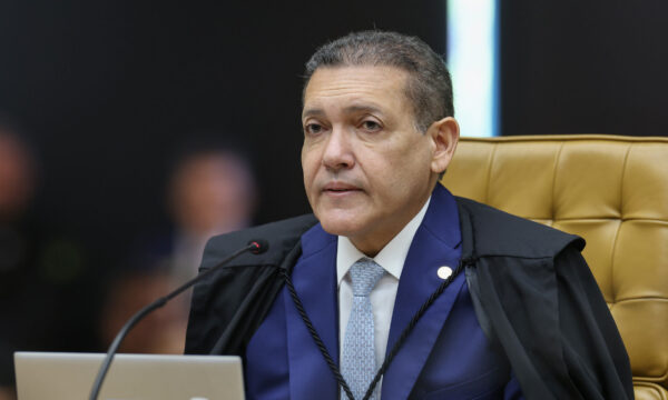 Nunes Marques manda Lula retirar do ar vídeo sobre Banco Master gravado no Alvorada
