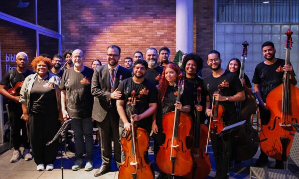 Projeto de música no Complexo da Maré gera R$ 4,03 a cada R$ 1 investido