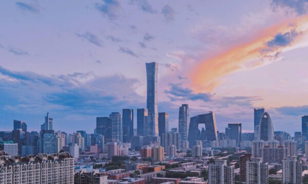Serviços já representam 86% da economia de Pequim e devem chegar a RMB 6 trilhões até 2030