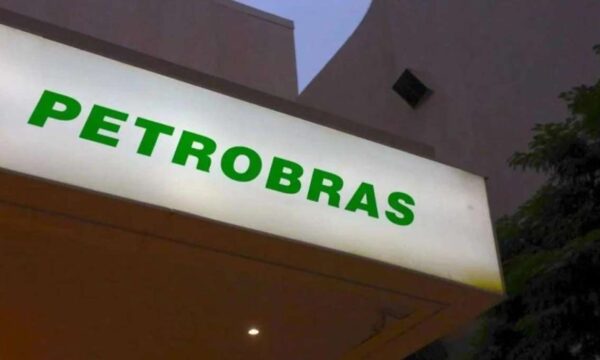 Petrobras (PETR4) deixará de aplicar desconto em gasolina, mas impacto