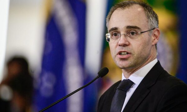 Mendonça diz que abertura de mensagens de Vorcaro pode tumultuar julgamento de Moraes
