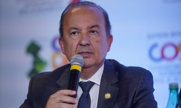 Agregador de pesquisas Inteligov/EXAME: Jorginho Mello lidera com 51,19% em Santa Catarina