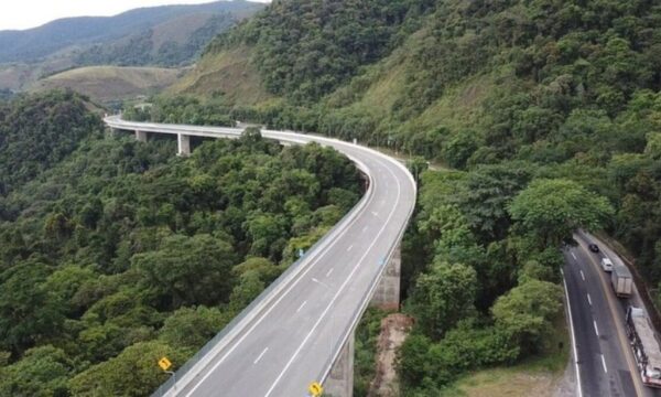 Safra corta preços-alvo de 9 ações, rebaixa RAIL3, MOTV3 e HBSA3 e define top picks