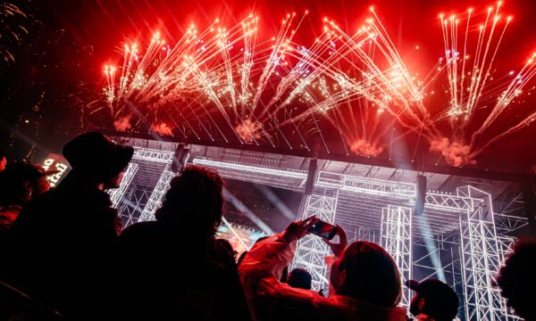 Que horas e onde assistir ao show do Jon Batiste hoje no Rock in Rio?