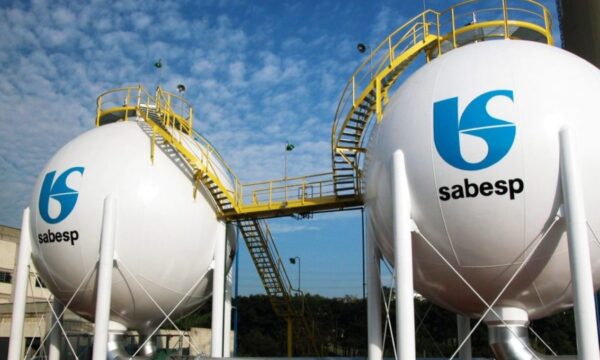 Sabesp (SBSP3) avança com incorporação da EMAE; veja datas e condições