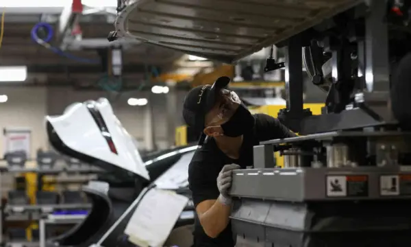 Setor de serviços do Brasil decepciona e fica estável em julho