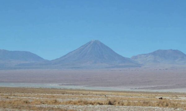 Deserto do Atacama amanhece coberto de neve após ‘tempestade rara’; veja como ficou