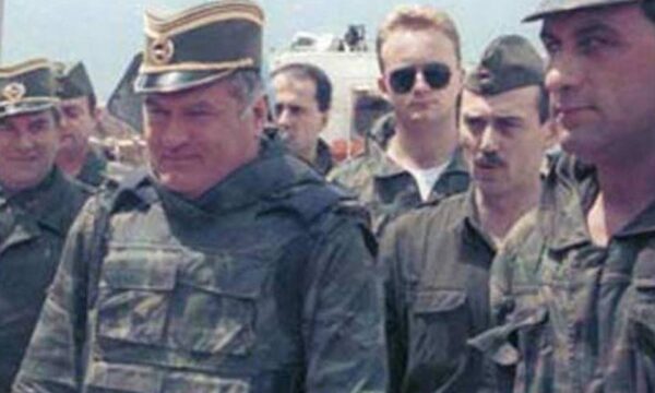 Por que um famoso clube europeu decidiu prestar homenagem a criminoso