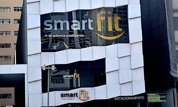 Concorrência aperta e Bradesco BBI reduz preço-alvo da Smart Fit (SMFT3)