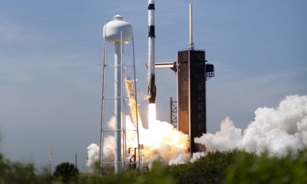 Nasa adia lançamento da Crew-13 após vazamento na Dragon da SpaceX