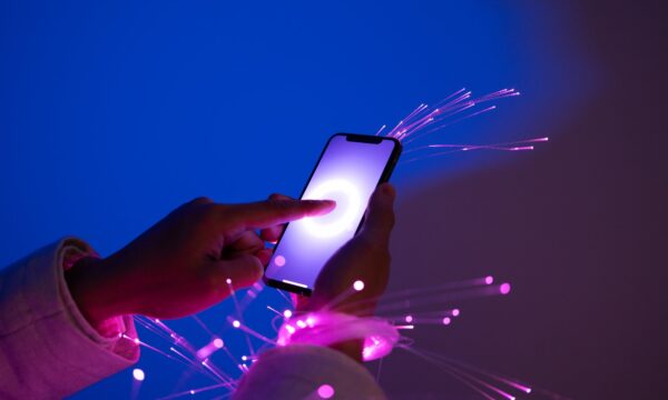 A corrida pela IA pode encarecer seu próximo smartphone. Entenda por quê