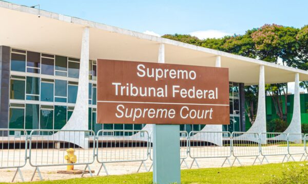 Edson Fachin cancela sessão do STF em meio à crise entre Moraes e Mendonça