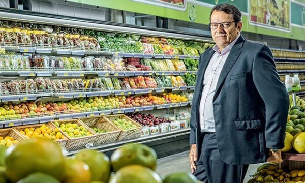 Dono do Cruzeiro tem 420 supermercados, 50 mil funcionários e fatura R$ 26 bilhões