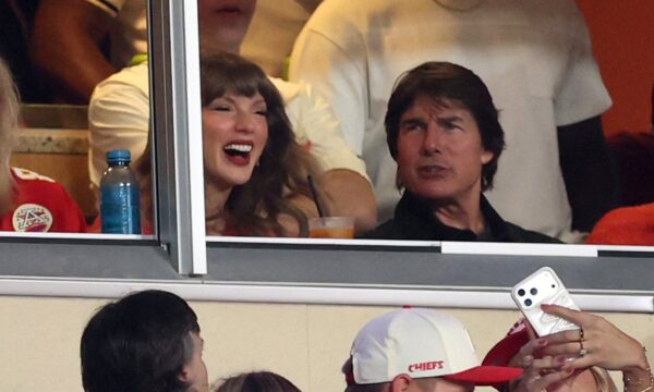 Tom Cruise revela assunto de conversa com Taylor Swift durante jogo dos Chiefs