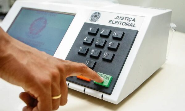 Urna eletrônica: qual o prazo de validade e o que acontece quando o equipamento fica velho demais?