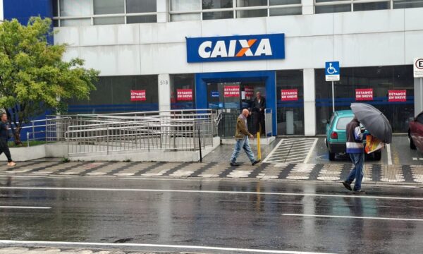 Greve na Caixa: banco apresenta nova proposta para plano de saúde; categoria vota em assembleia na segunda