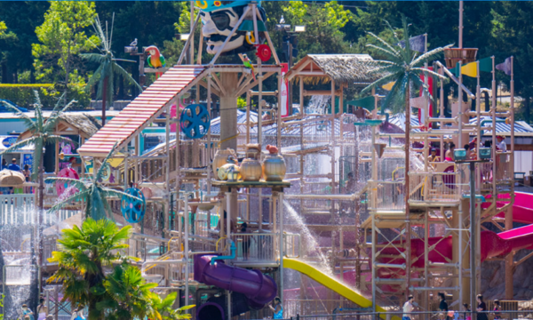 Parque aquático de quase 50 anos fecha após prejuízos milionários