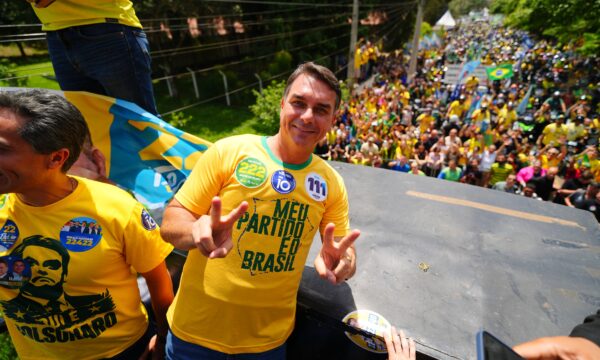 PP e União Brasil anunciam apoio a Flávio Bolsonaro no 2º turno
