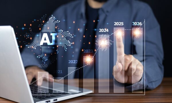 Mercado de tecnologia reage à IA e abre mais vagas; veja quais profissionais ganham espaço