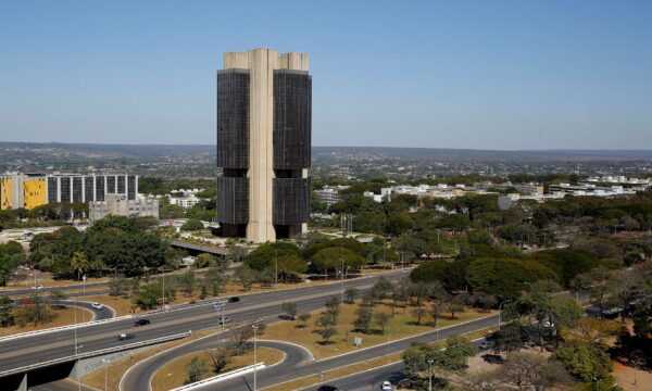 Focus: mercado reduz projeção para PIB de 2026 e eleva estimativa para inflação