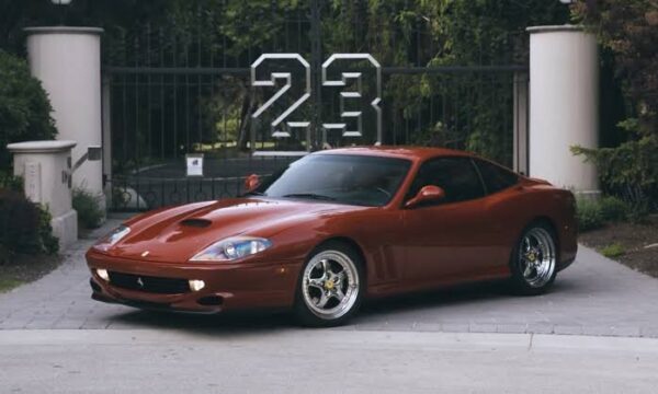 Ferrari 1997 de Michael Jordan é vendida por mais de R$ 14 milhões em