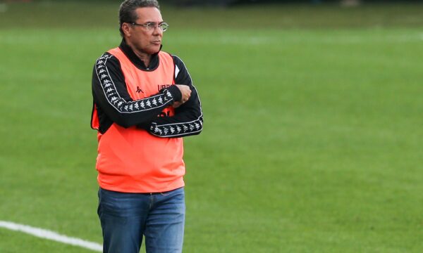 Edmundo, Luxemburgo e Marcelinho Carioca: os figurões do futebol não conseguem se eleger