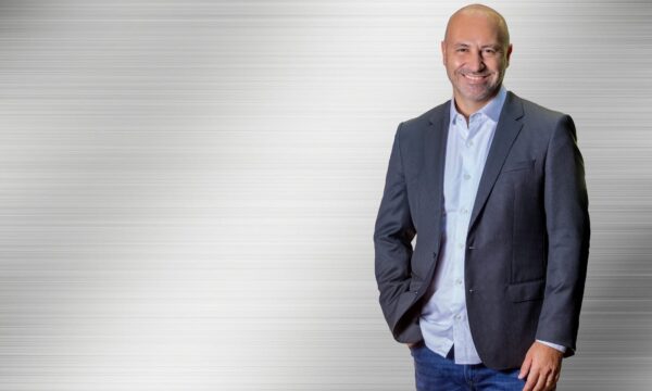 Stellantis admite fechar fábricas na Argentina e cobra proteção à indú