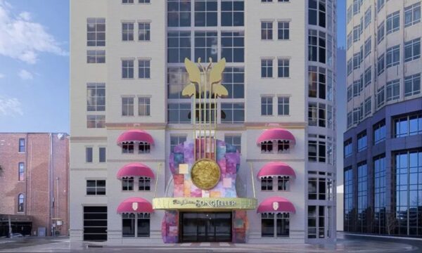 O hotel de Dolly Parton que transforma Nashville em um museu da música